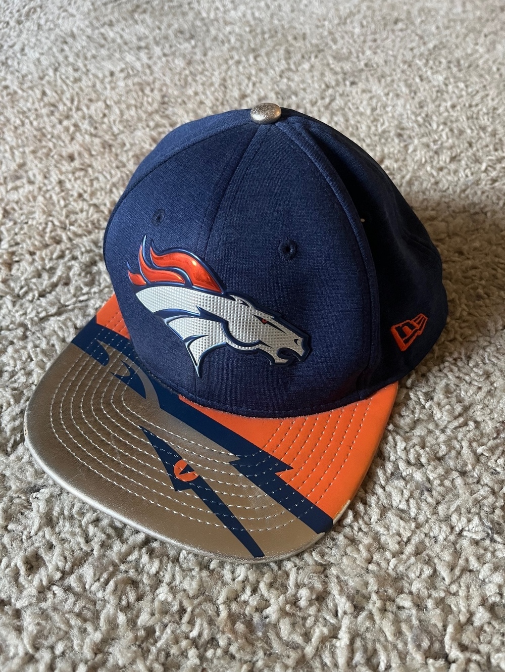 New Era 9Fifty Denver Broncos Logo Brim Hat